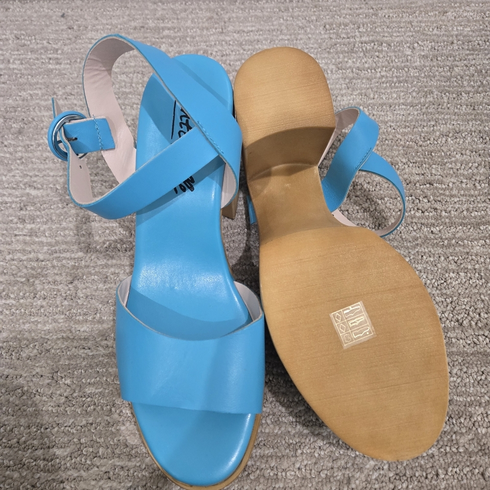 BNIB Blue Platform Sandals - Picture 5 of 9